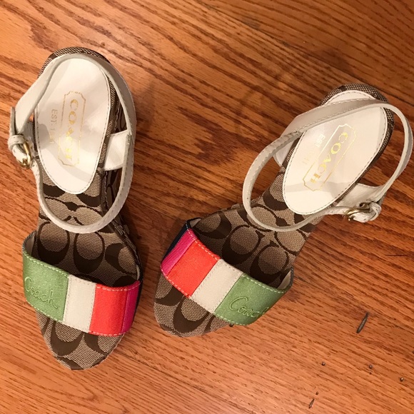 Coach Signature Wedge Platform - Picture 2 of 6